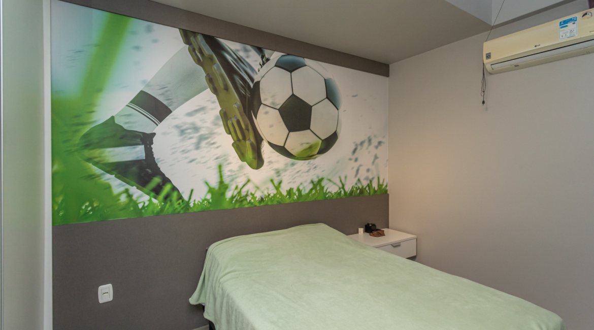 Casa à venda com 206m², 4 dormitórios, 1 suíte, 3 vagas, no bairro Espírito Santo em Porto Alegre