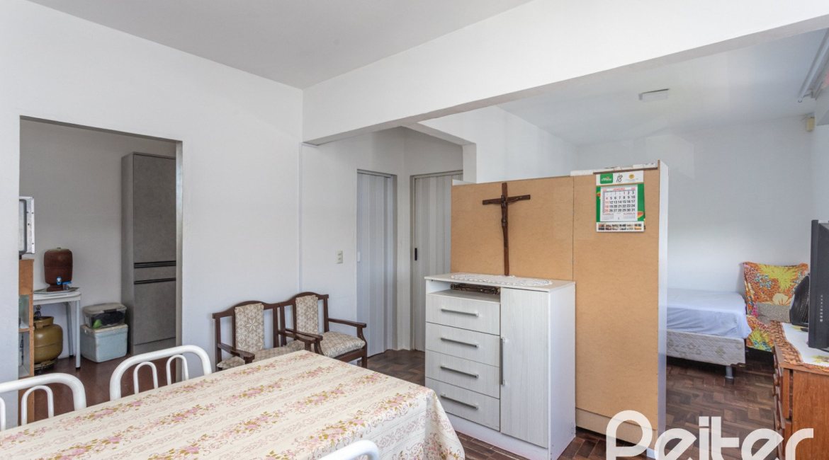 Apartamento à venda com 48m², 2 dormitórios, no bairro Camaquã em Porto Alegre
