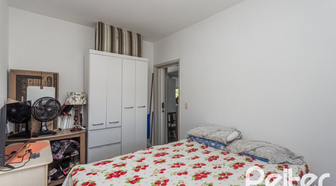 Apartamento à venda com 48m², 2 dormitórios, no bairro Camaquã em Porto Alegre