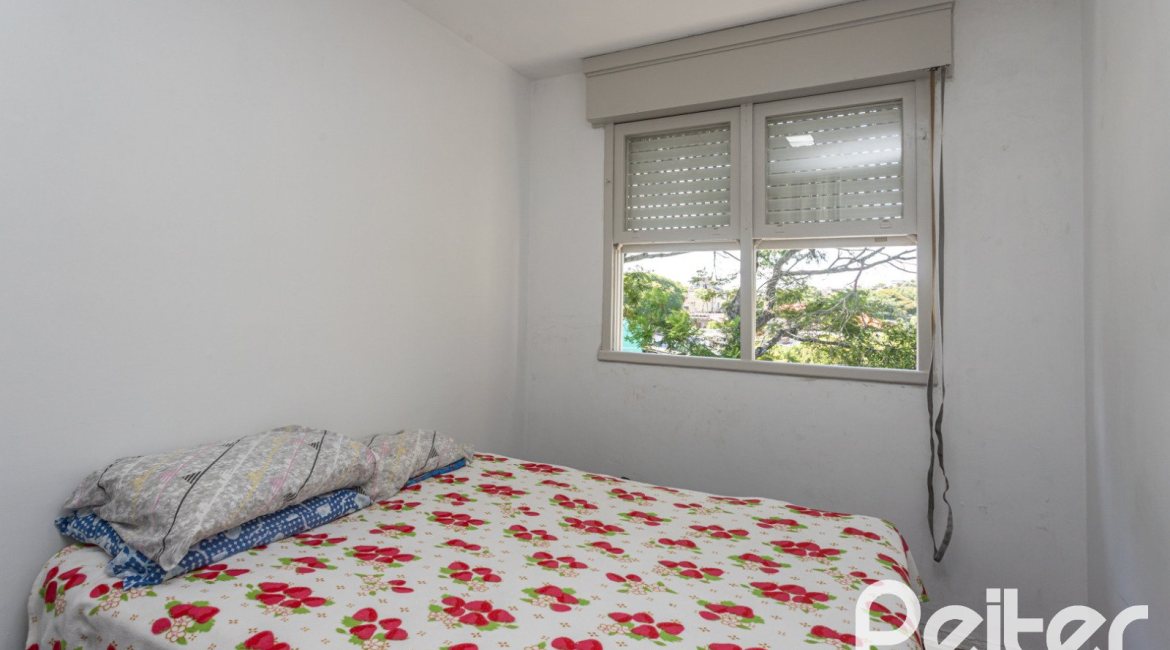 Apartamento à venda com 48m², 2 dormitórios, no bairro Camaquã em Porto Alegre