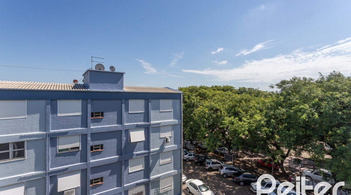 Apartamento à venda com 48m², 2 dormitórios, no bairro Camaquã em Porto Alegre