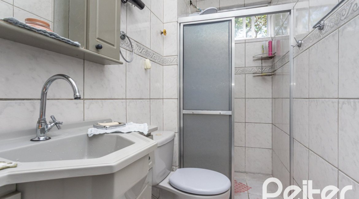 Apartamento à venda com 48m², 2 dormitórios, no bairro Camaquã em Porto Alegre