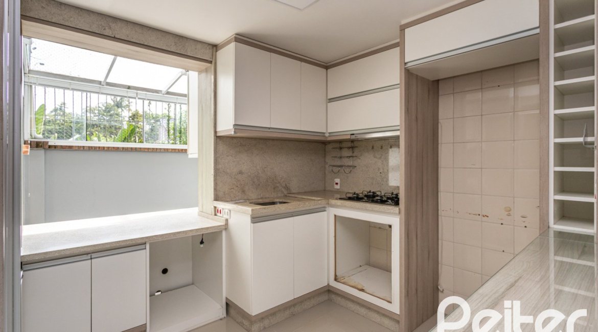 Casa em Condomínio à venda com 189m², 3 dormitórios, 1 suíte, 2 vagas, no bairro Ipanema em Porto Alegre