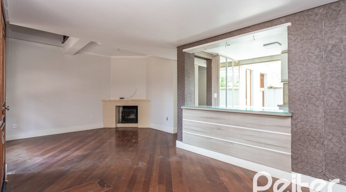 Casa em Condomínio à venda com 189m², 3 dormitórios, 1 suíte, 2 vagas, no bairro Ipanema em Porto Alegre