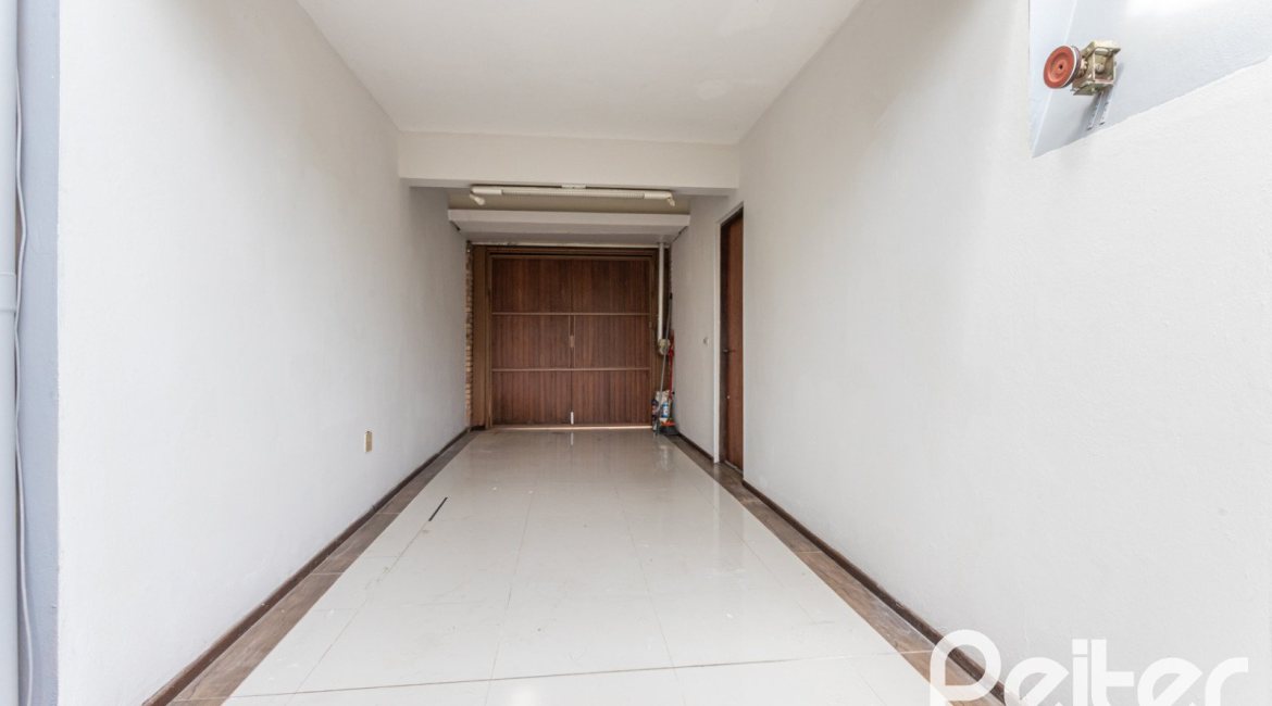 Casa em Condomínio à venda com 189m², 3 dormitórios, 1 suíte, 2 vagas, no bairro Ipanema em Porto Alegre