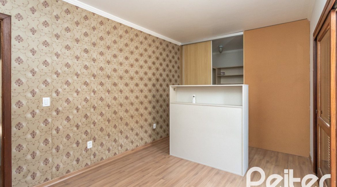 Casa em Condomínio à venda com 189m², 3 dormitórios, 1 suíte, 2 vagas, no bairro Ipanema em Porto Alegre