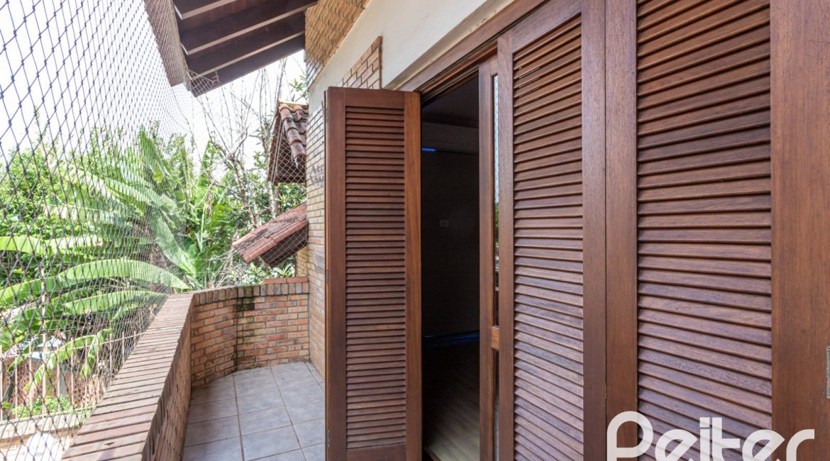 Casa em Condomínio à venda com 189m², 3 dormitórios, 1 suíte, 2 vagas, no bairro Ipanema em Porto Alegre