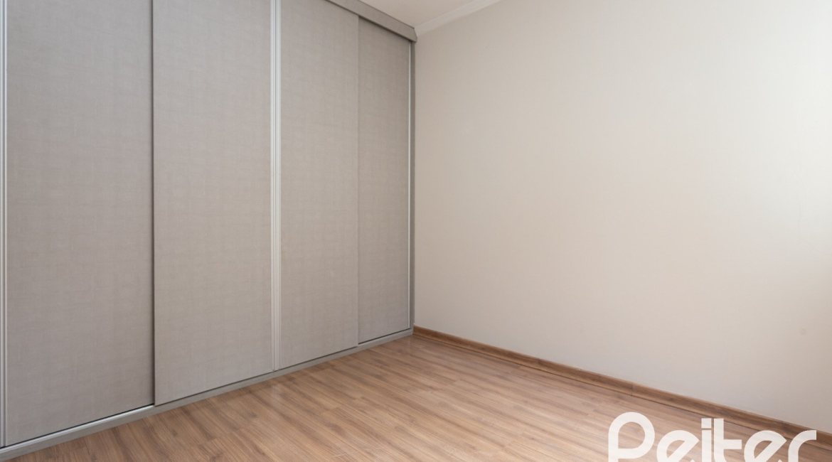 Casa em Condomínio à venda com 189m², 3 dormitórios, 1 suíte, 2 vagas, no bairro Ipanema em Porto Alegre