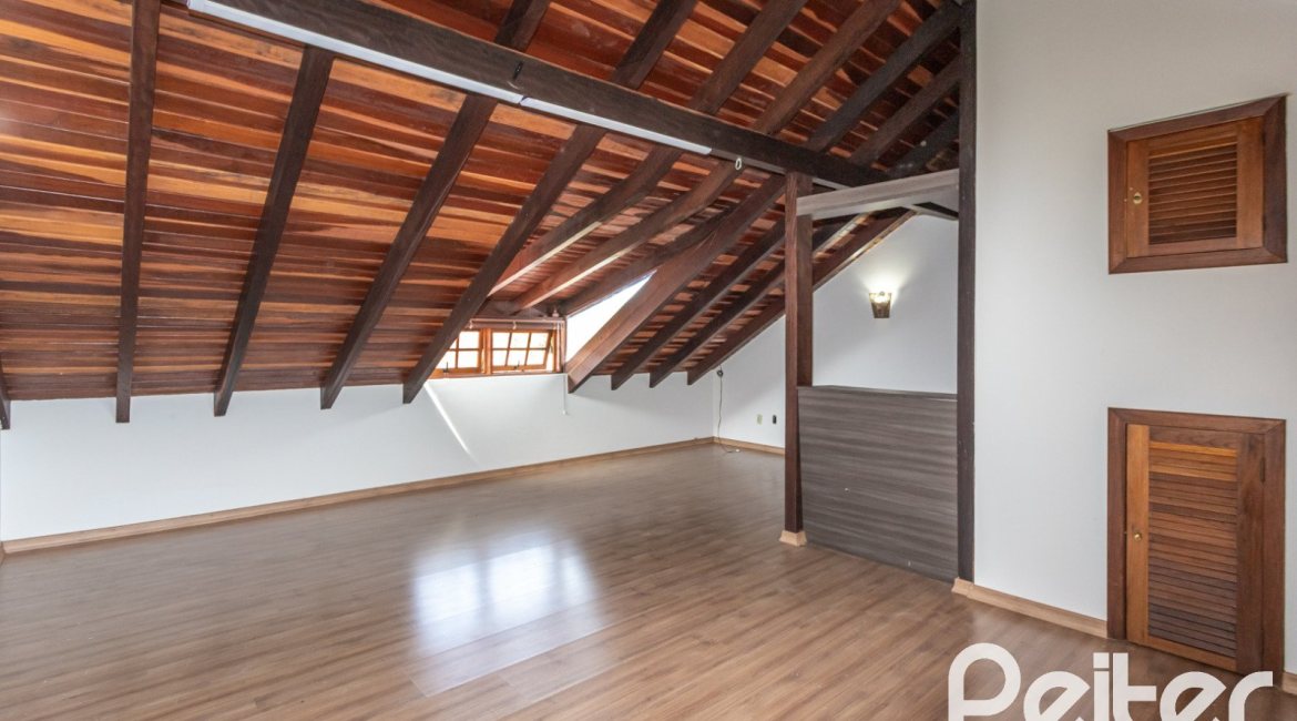 Casa em Condomínio à venda com 189m², 3 dormitórios, 1 suíte, 2 vagas, no bairro Ipanema em Porto Alegre