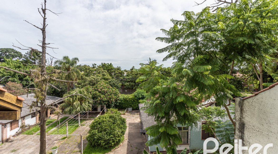 Casa em Condomínio à venda com 189m², 3 dormitórios, 1 suíte, 2 vagas, no bairro Ipanema em Porto Alegre