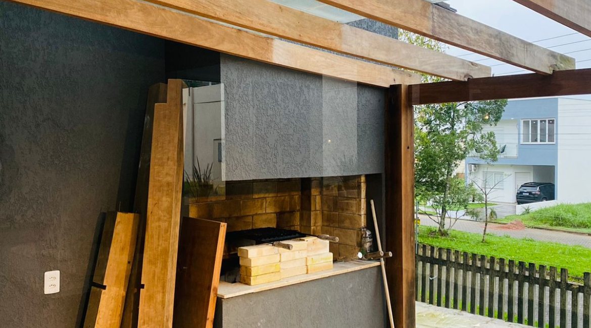 Casa em Condomínio à venda com 330m², 4 dormitórios, 3 suítes, 4 vagas, no bairro Hipica em PORTO ALEGRE