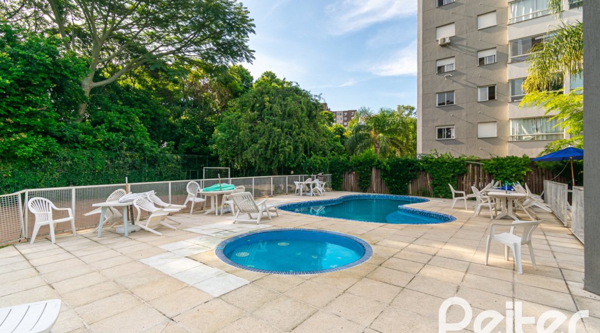 Apartamento à venda com 71m², 3 dormitórios, 1 suíte, 1 vaga, no bairro Cristal em PORTO ALEGRE