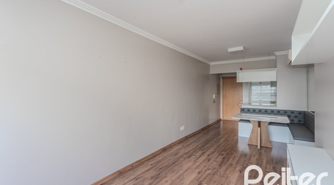 Apartamento à venda com 71m², 3 dormitórios, 1 suíte, 1 vaga, no bairro Cristal em PORTO ALEGRE