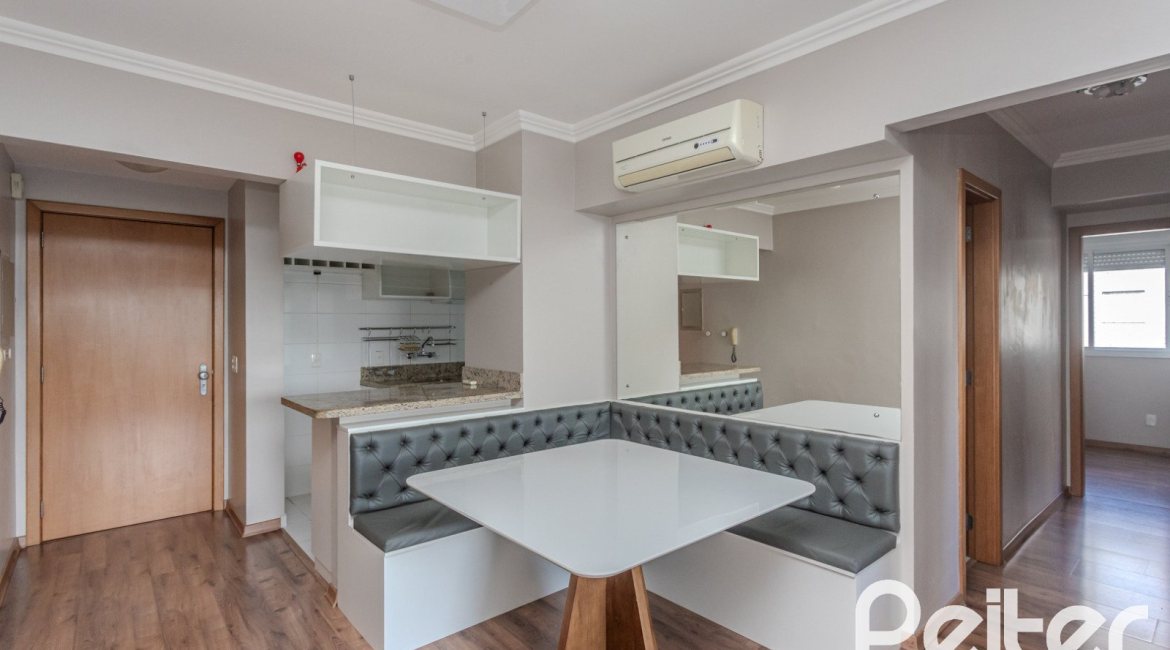 Apartamento à venda com 71m², 3 dormitórios, 1 suíte, 1 vaga, no bairro Cristal em PORTO ALEGRE