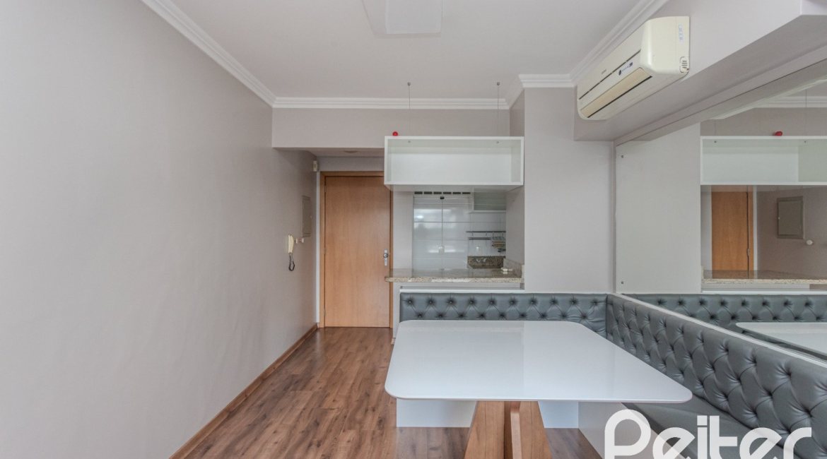 Apartamento à venda com 71m², 3 dormitórios, 1 suíte, 1 vaga, no bairro Cristal em PORTO ALEGRE