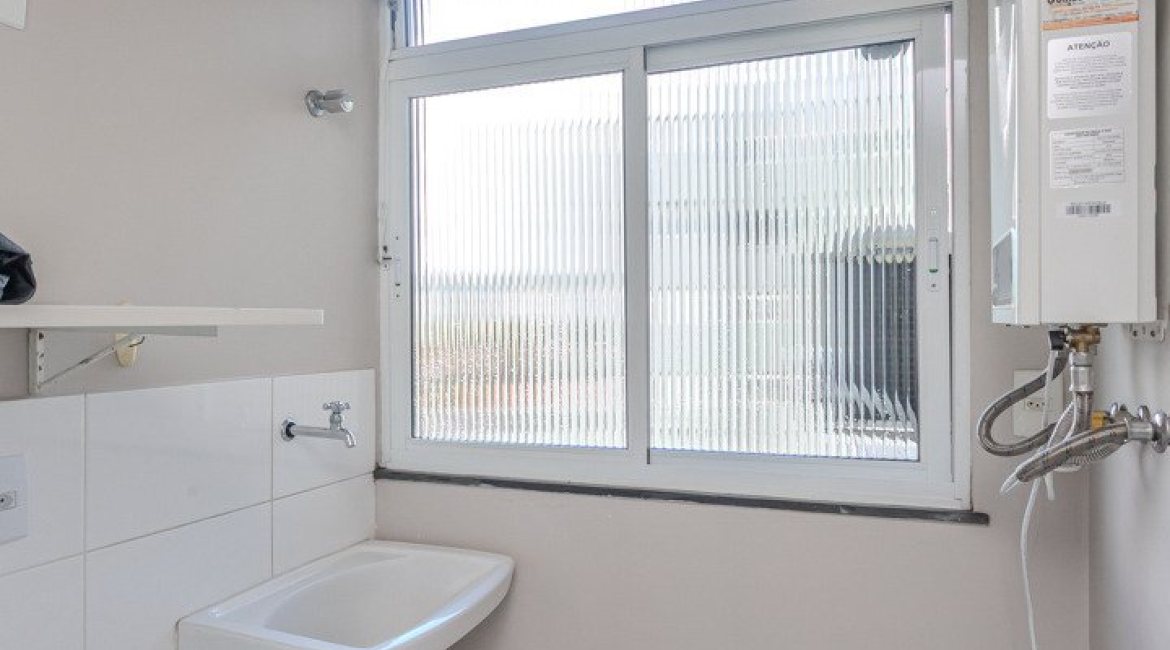 Apartamento à venda com 71m², 3 dormitórios, 1 suíte, 1 vaga, no bairro Cristal em PORTO ALEGRE