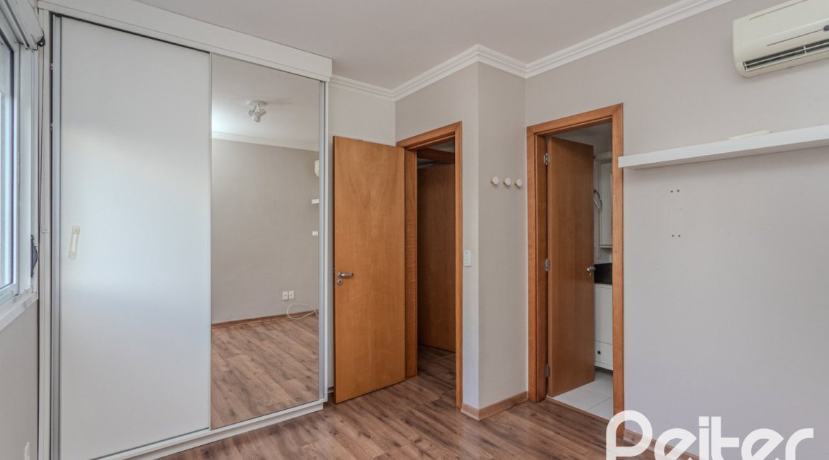 Apartamento à venda com 71m², 3 dormitórios, 1 suíte, 1 vaga, no bairro Cristal em PORTO ALEGRE