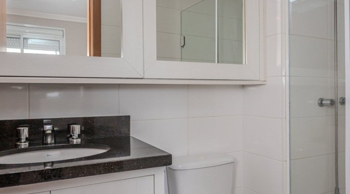 Apartamento à venda com 71m², 3 dormitórios, 1 suíte, 1 vaga, no bairro Cristal em PORTO ALEGRE