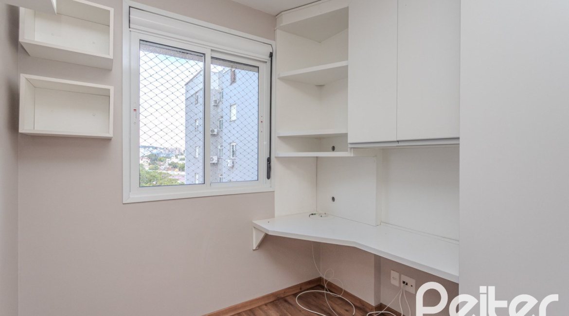 Apartamento à venda com 71m², 3 dormitórios, 1 suíte, 1 vaga, no bairro Cristal em PORTO ALEGRE