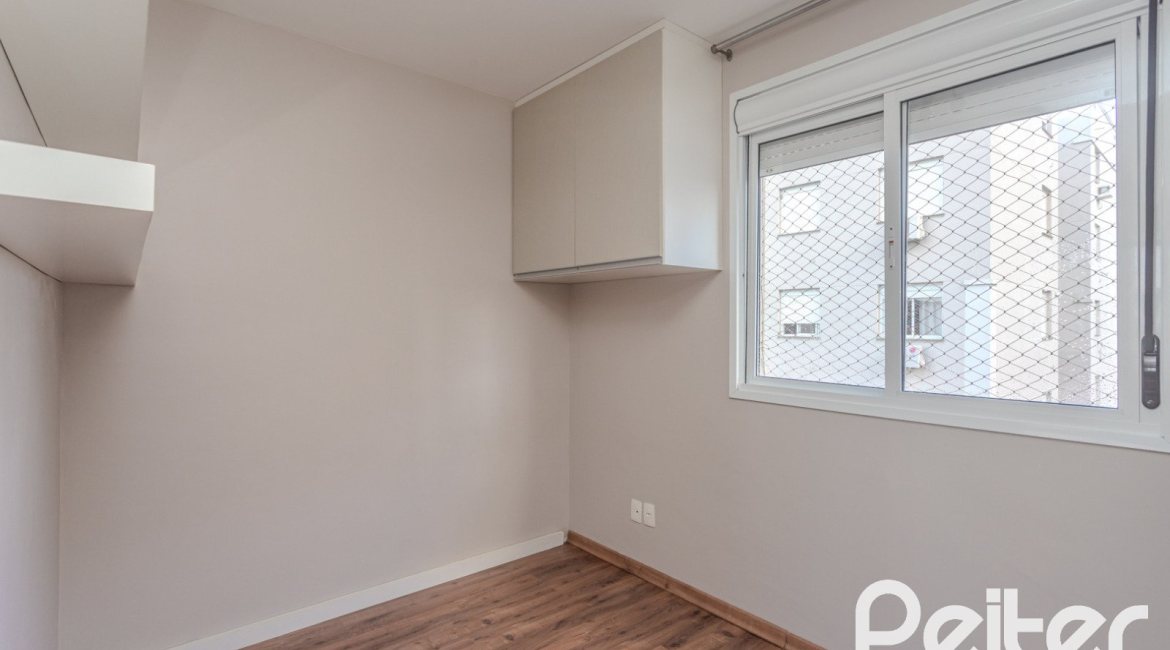 Apartamento à venda com 71m², 3 dormitórios, 1 suíte, 1 vaga, no bairro Cristal em PORTO ALEGRE