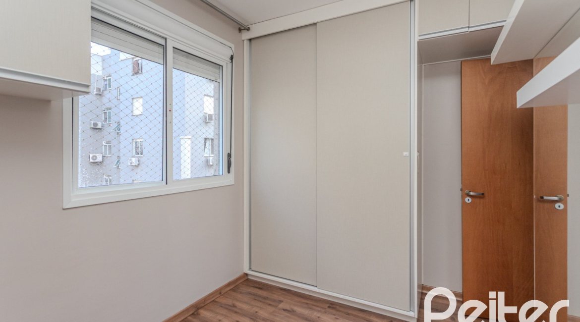 Apartamento à venda com 71m², 3 dormitórios, 1 suíte, 1 vaga, no bairro Cristal em PORTO ALEGRE