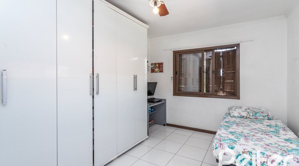 Casa à venda com 189m², 3 dormitórios, 1 suíte, 5 vagas, no bairro Espírito Santo em Porto Alegre