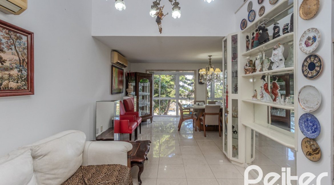 Casa em Condomínio à venda com 201m², 3 dormitórios, 1 suíte, 2 vagas, no bairro Tristeza em PORTO ALEGRE