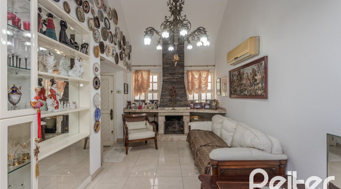 Casa em Condomínio à venda com 201m², 3 dormitórios, 1 suíte, 2 vagas, no bairro Tristeza em PORTO ALEGRE
