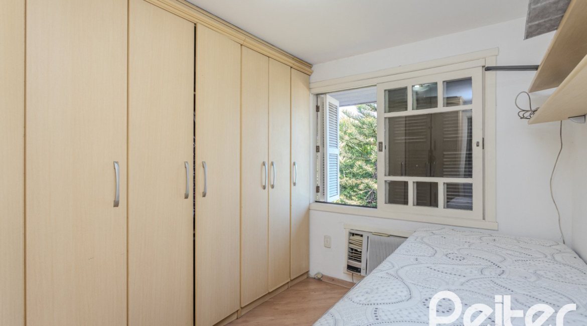 Casa em Condomínio à venda com 201m², 3 dormitórios, 1 suíte, 2 vagas, no bairro Tristeza em PORTO ALEGRE