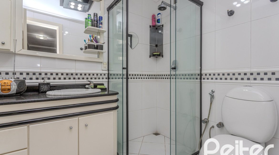 Casa em Condomínio à venda com 201m², 3 dormitórios, 1 suíte, 2 vagas, no bairro Tristeza em PORTO ALEGRE
