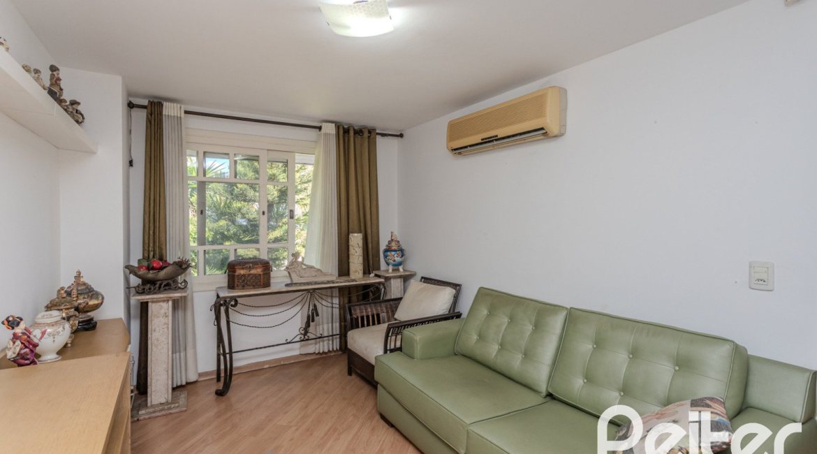 Casa em Condomínio à venda com 201m², 3 dormitórios, 1 suíte, 2 vagas, no bairro Tristeza em PORTO ALEGRE