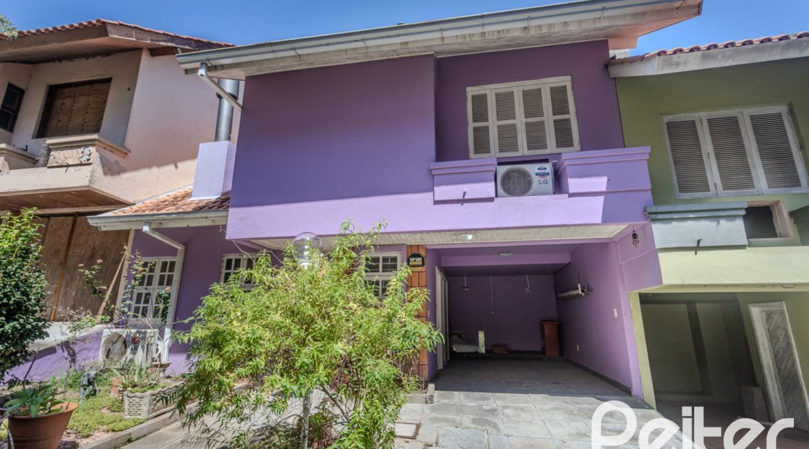 Casa em Condomínio à venda com 201m², 3 dormitórios, 1 suíte, 2 vagas, no bairro Tristeza em PORTO ALEGRE
