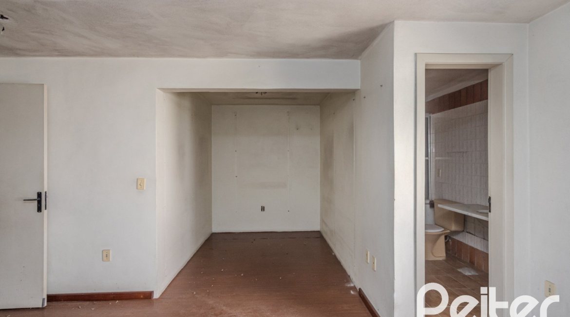 Casa em Condomínio à venda com 201m², 3 dormitórios, 1 suíte, 2 vagas, no bairro Tristeza em PORTO ALEGRE