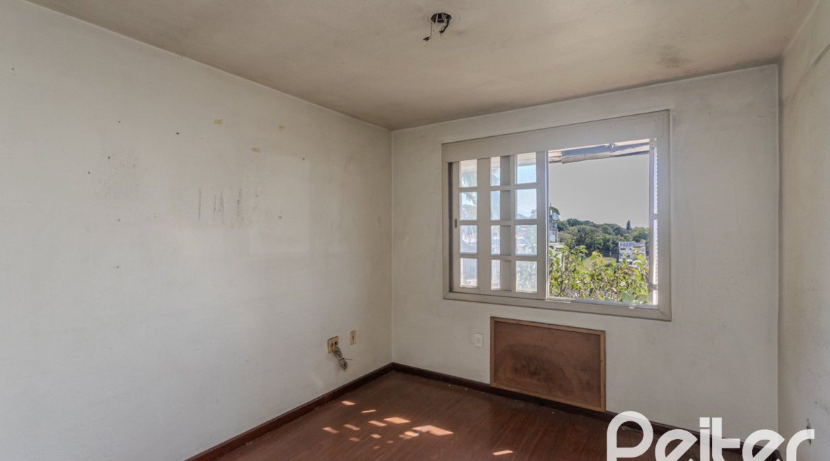 Casa em Condomínio à venda com 201m², 3 dormitórios, 1 suíte, 2 vagas, no bairro Tristeza em PORTO ALEGRE