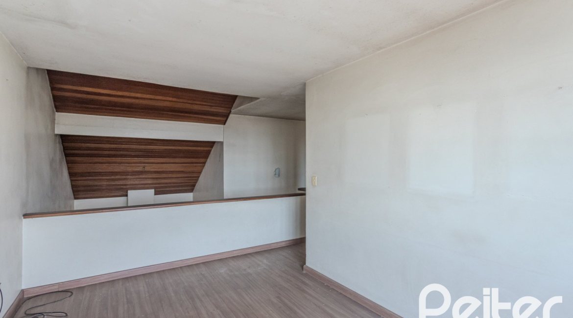 Casa em Condomínio à venda com 201m², 3 dormitórios, 1 suíte, 2 vagas, no bairro Tristeza em PORTO ALEGRE