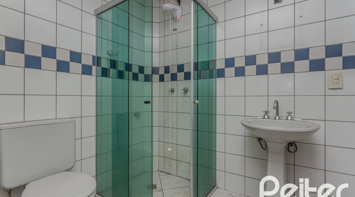 Casa em Condomínio à venda com 201m², 3 dormitórios, 1 suíte, 2 vagas, no bairro Tristeza em PORTO ALEGRE