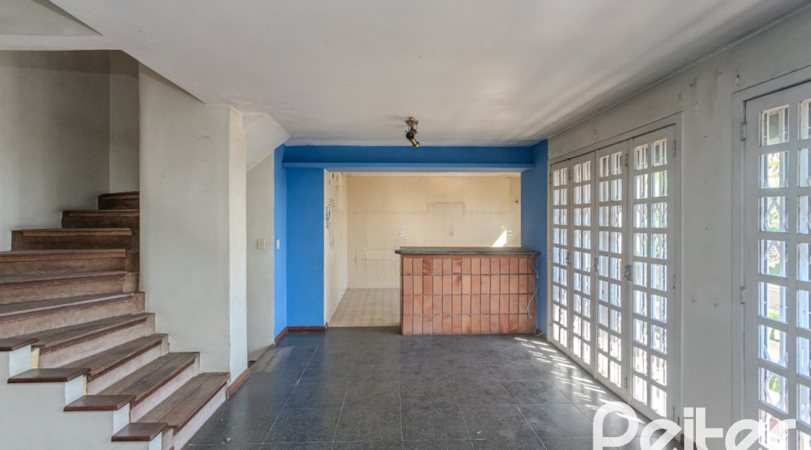 Casa em Condomínio à venda com 201m², 3 dormitórios, 1 suíte, 2 vagas, no bairro Tristeza em PORTO ALEGRE