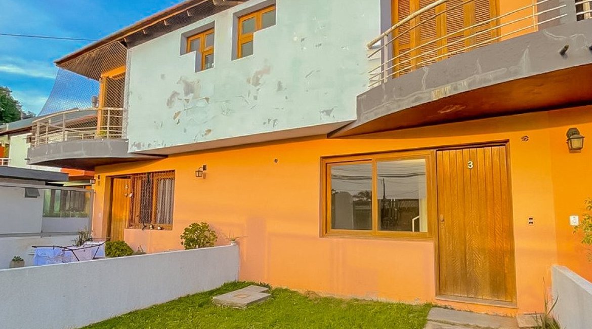 Casa em Condomínio à venda com 97m², 3 dormitórios, 1 suíte, 2 vagas, no bairro Espírito Santo em Porto Alegre