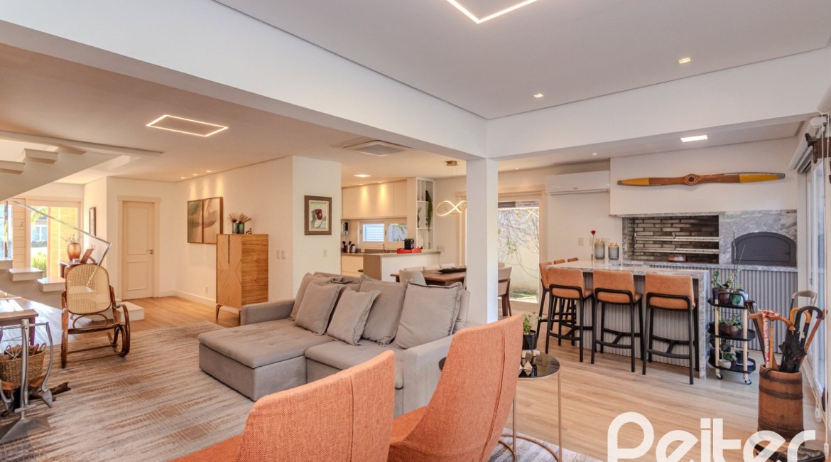 Casa em Condomínio à venda com 216m², 3 dormitórios, 1 suíte, 6 vagas, no bairro Terra Ville em PORTO ALEGRE