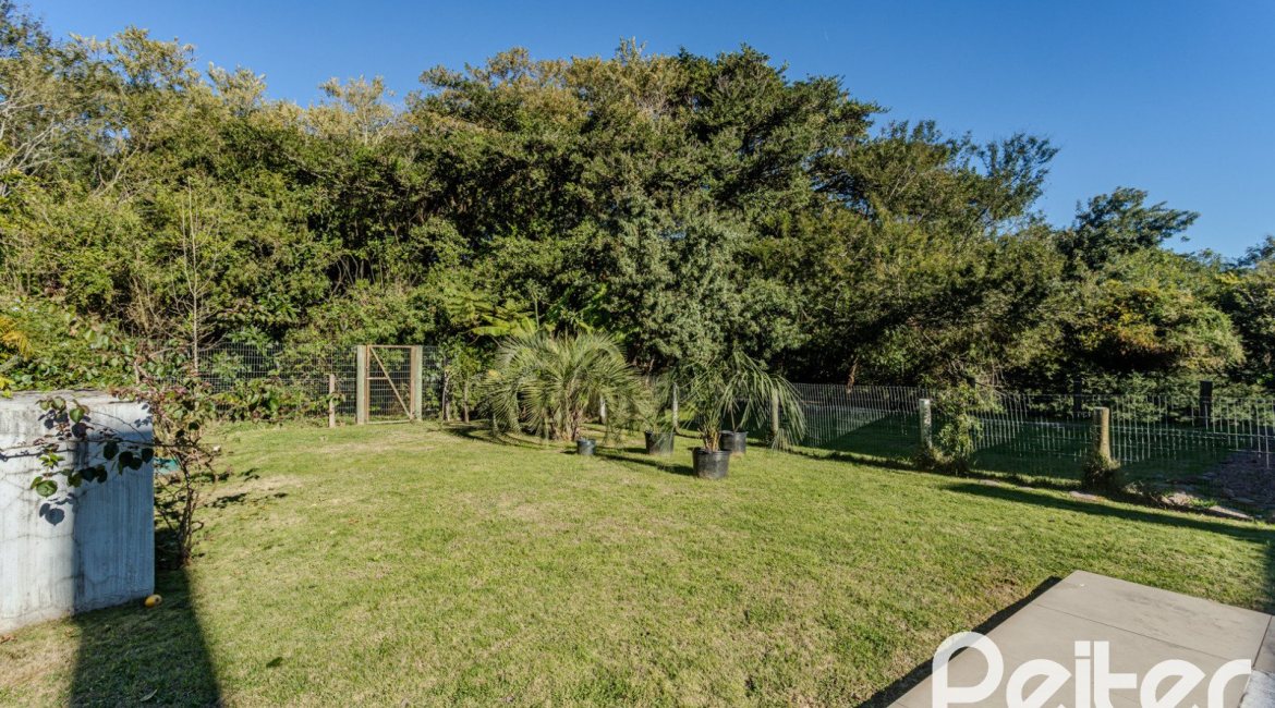 Casa em Condomínio à venda com 216m², 3 dormitórios, 1 suíte, 6 vagas, no bairro Terra Ville em PORTO ALEGRE