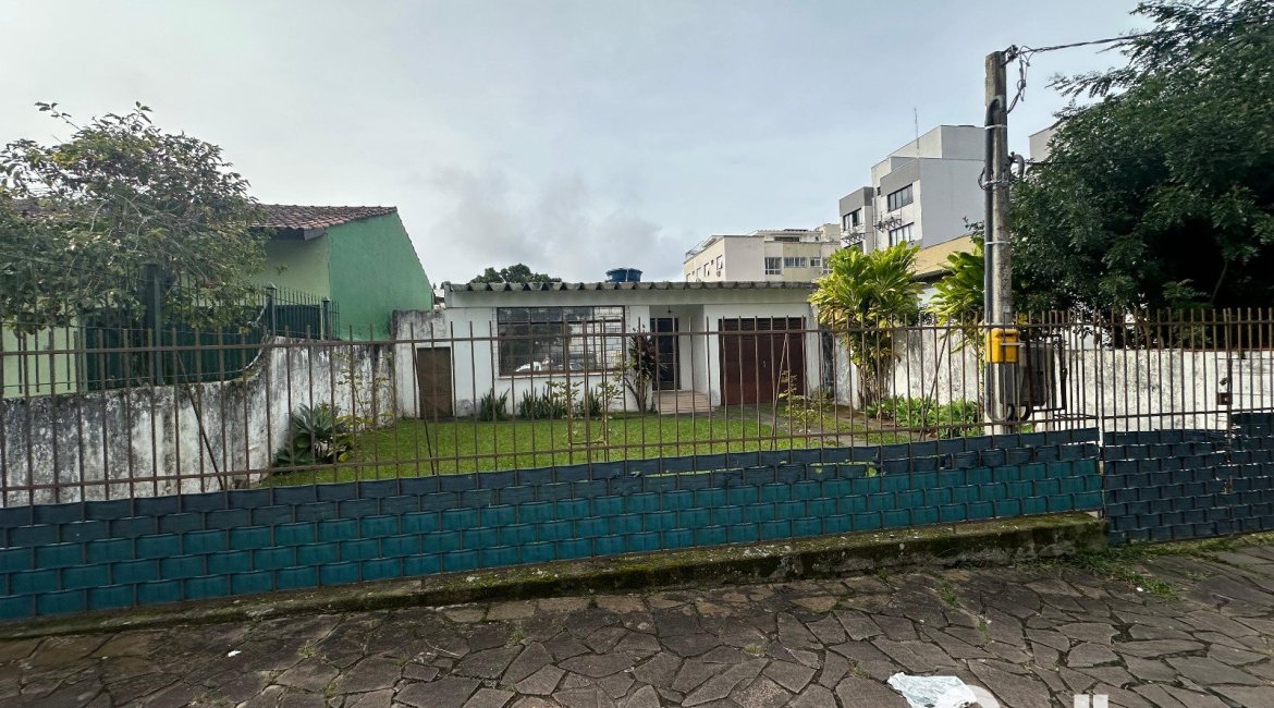 Terreno à venda com 605m², no bairro Cristal em Porto Alegre