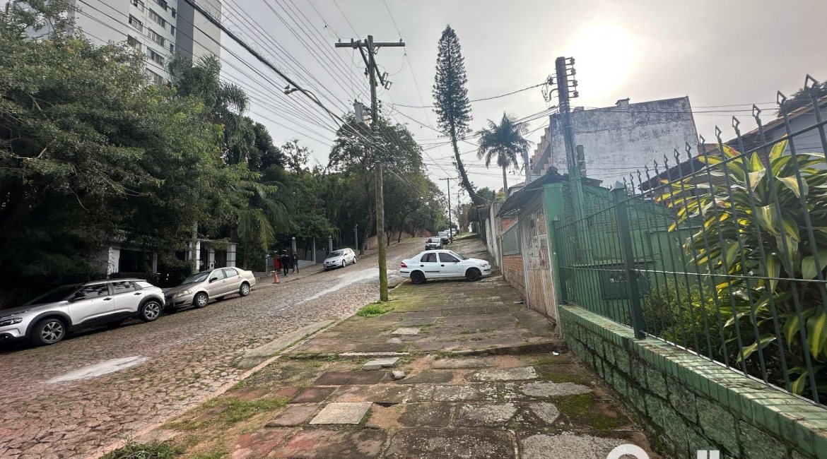 Terreno à venda com 605m², no bairro Cristal em Porto Alegre