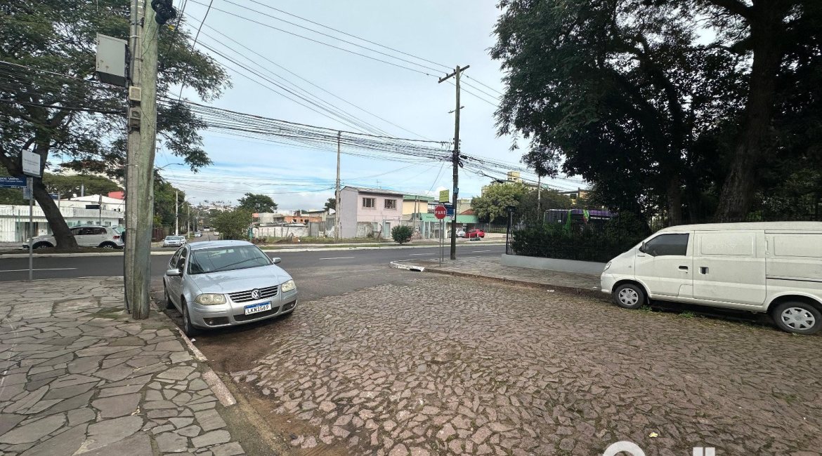 Terreno à venda com 605m², no bairro Cristal em Porto Alegre