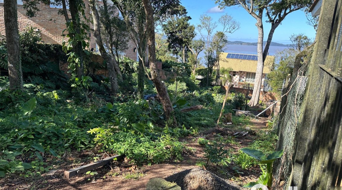 Terreno à venda com 392m², no bairro Vila Conceição em Porto Alegre