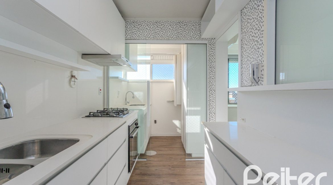 Cobertura à venda com 172m², 3 dormitórios, 1 suíte, 2 vagas, no bairro Tristeza em PORTO ALEGRE