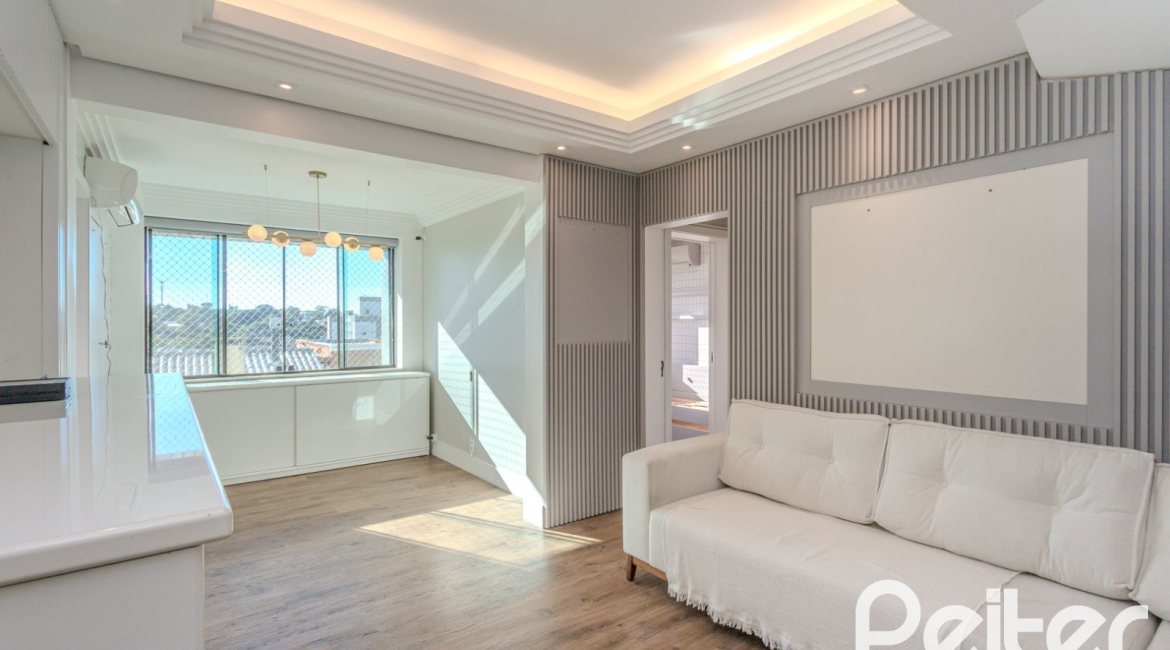 Cobertura à venda com 172m², 3 dormitórios, 1 suíte, 2 vagas, no bairro Tristeza em PORTO ALEGRE