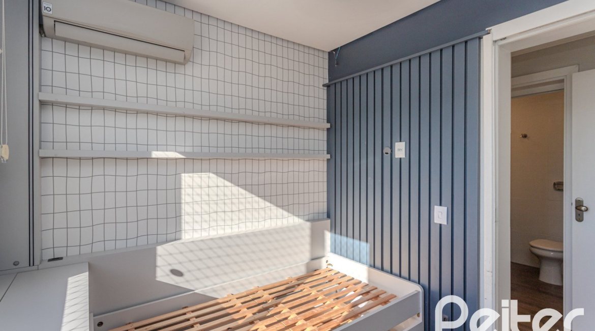 Cobertura à venda com 172m², 3 dormitórios, 1 suíte, 2 vagas, no bairro Tristeza em PORTO ALEGRE