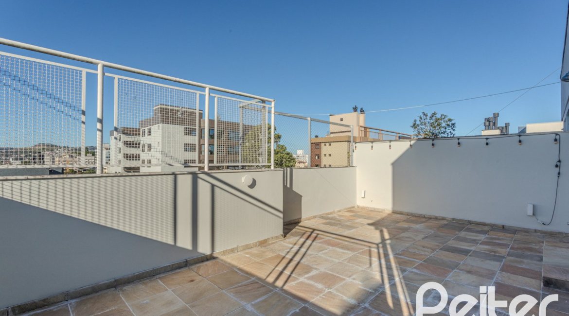 Cobertura à venda com 172m², 3 dormitórios, 1 suíte, 2 vagas, no bairro Tristeza em PORTO ALEGRE