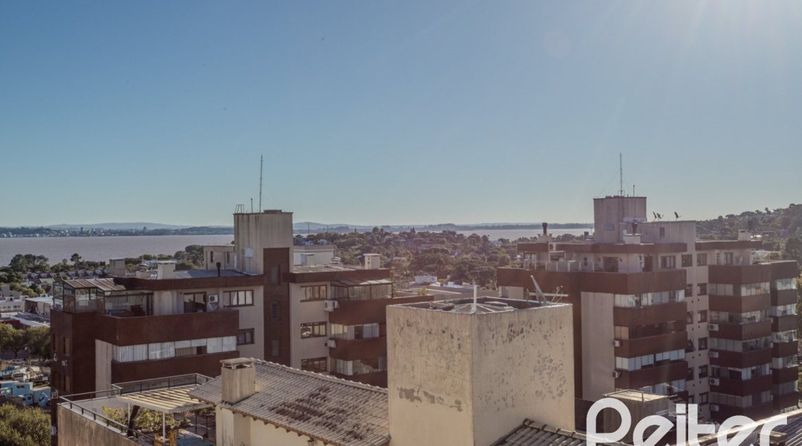 Cobertura à venda com 172m², 3 dormitórios, 1 suíte, 2 vagas, no bairro Tristeza em PORTO ALEGRE