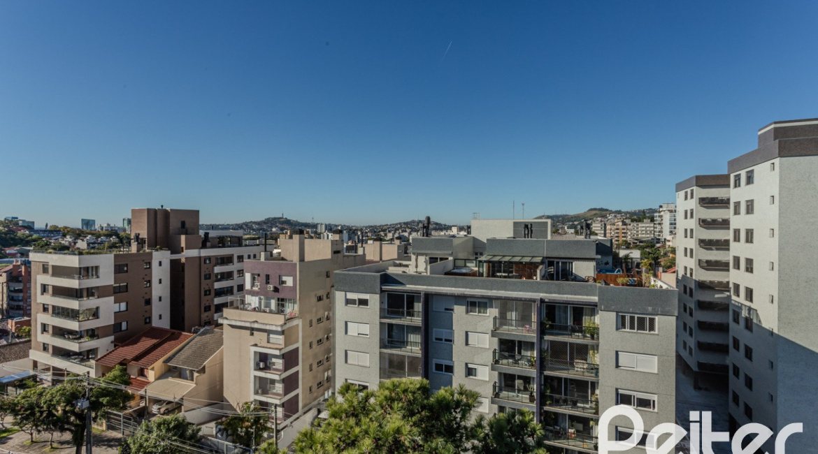 Cobertura à venda com 172m², 3 dormitórios, 1 suíte, 2 vagas, no bairro Tristeza em PORTO ALEGRE